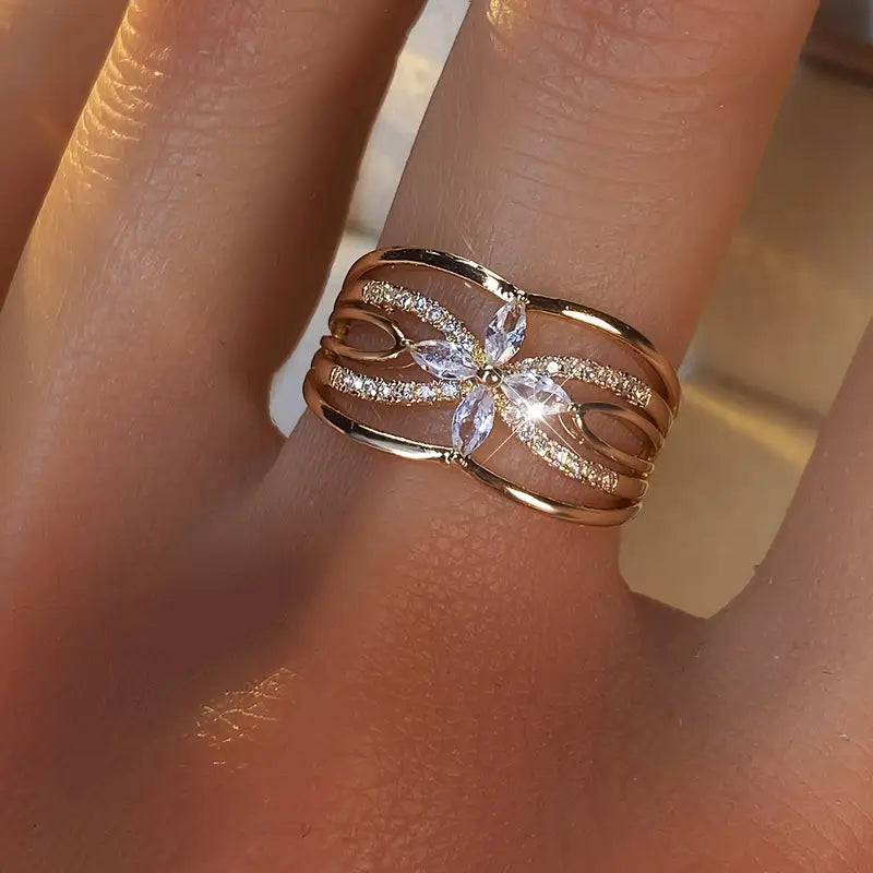 Amorette | Dainty Bloom Zirkonia Ring