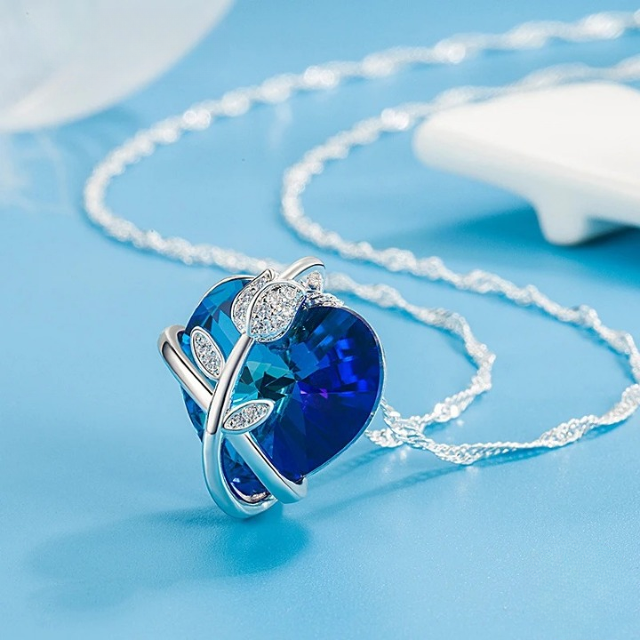 Blue Heart Pendant Necklace l Tillsammans för en diabetesfri framtid